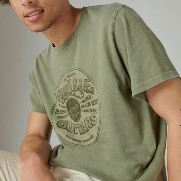 Nashville Guitars Graphic Tee - Picture 1 of 4